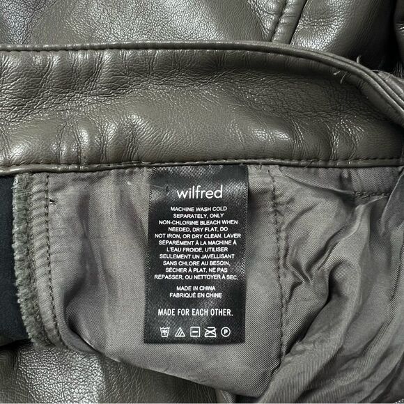 Aritzia Grey Faux Leather Stretch Modern Cargo Pant - Picture 10 of 14